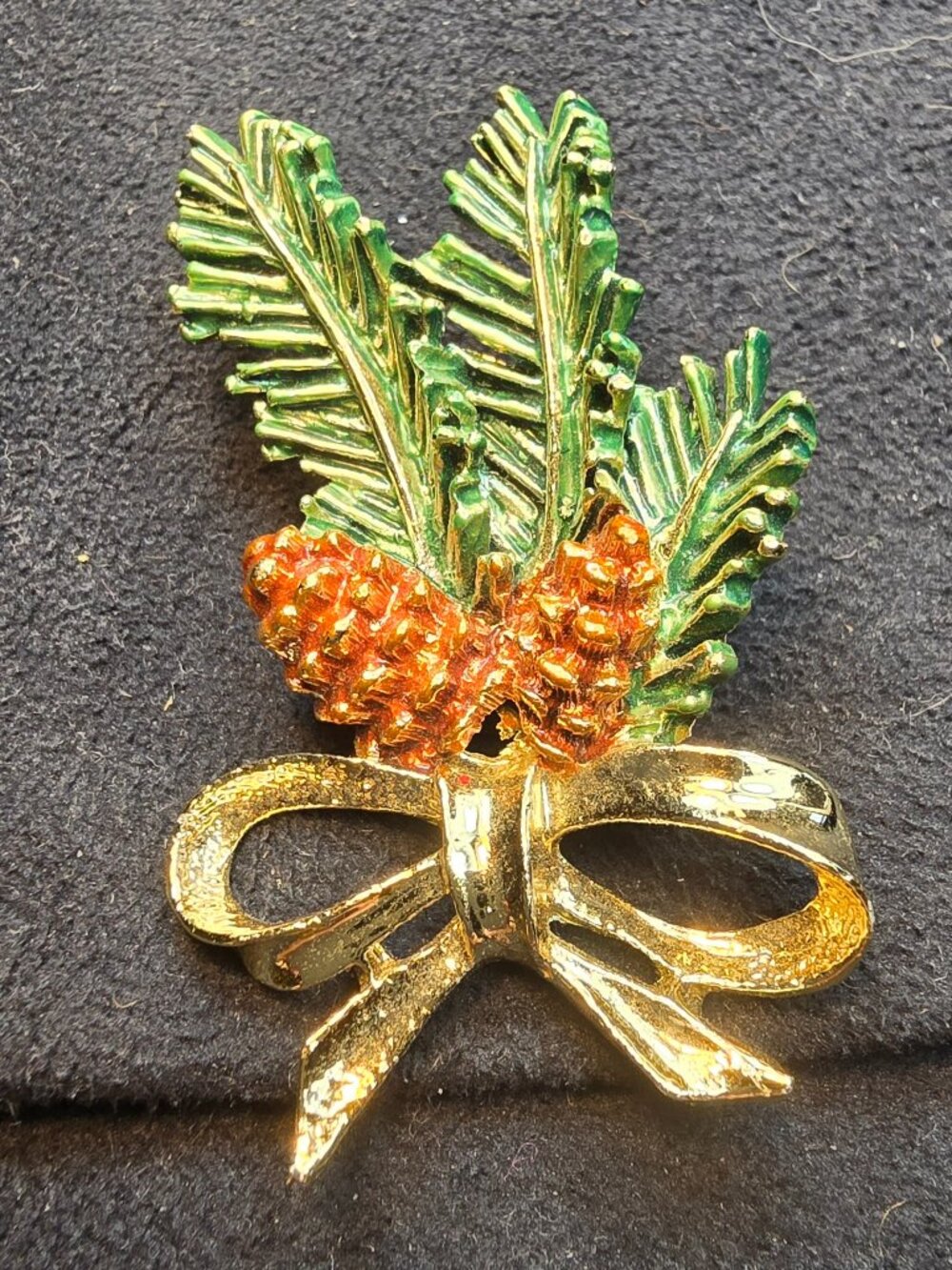 Vintage Gerry's christmas brooch